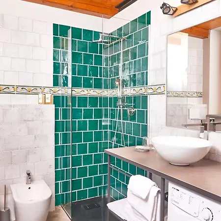 Spacious In The Center Of Bedero - Lejlighed