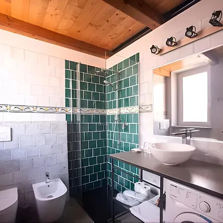 Spacious In The Center Of Bedero - Lejlighed
