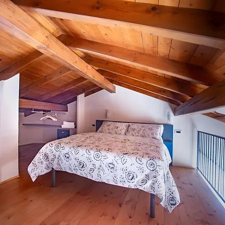 Spacious In The Center Of Bedero - Brezzo